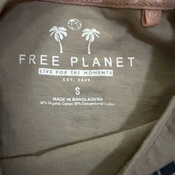 Free Planet Never Lost National Park Beige T-Shirt - Picture 5 of 6